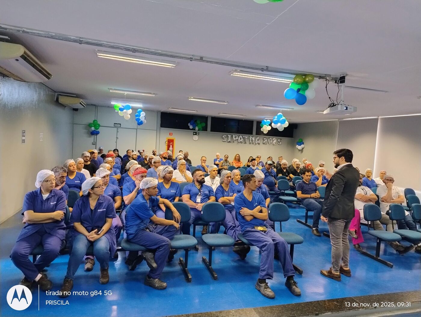 Evento SIPATMA 2025 com equipe uniformizada
